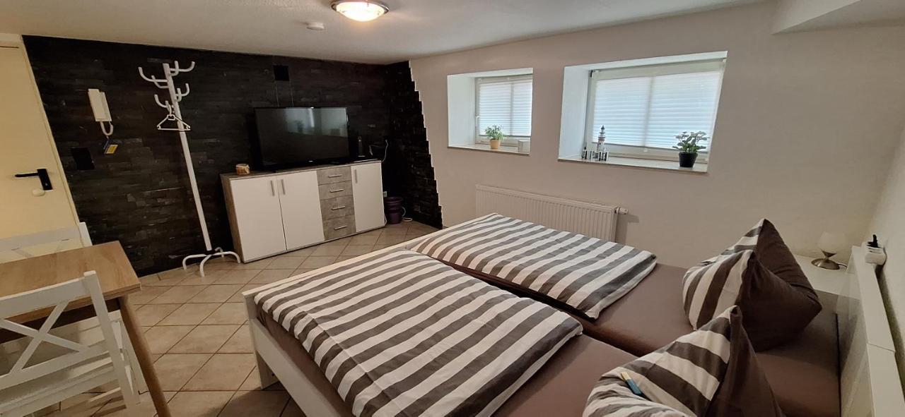 שוורין Zimmer Im Ug Direkt In Der Innenstadt, Centrum מראה חיצוני תמונה
